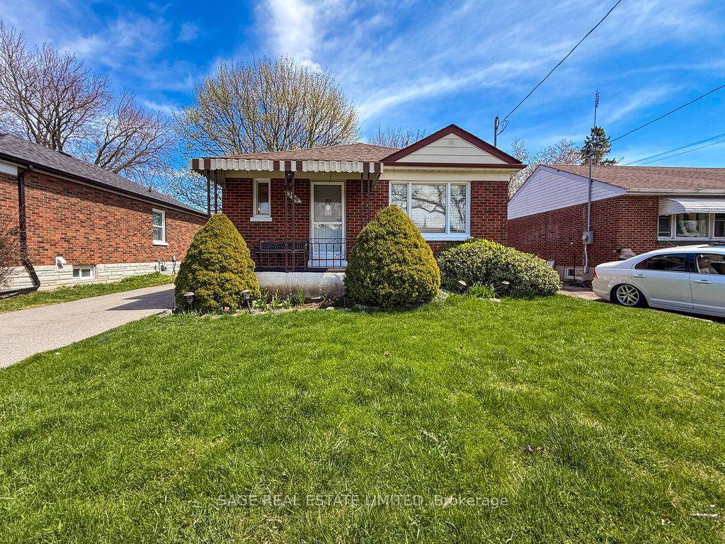 Bright and welcoming, this lovely 3 1 bedroom bungalow is perfect for first time buyers.