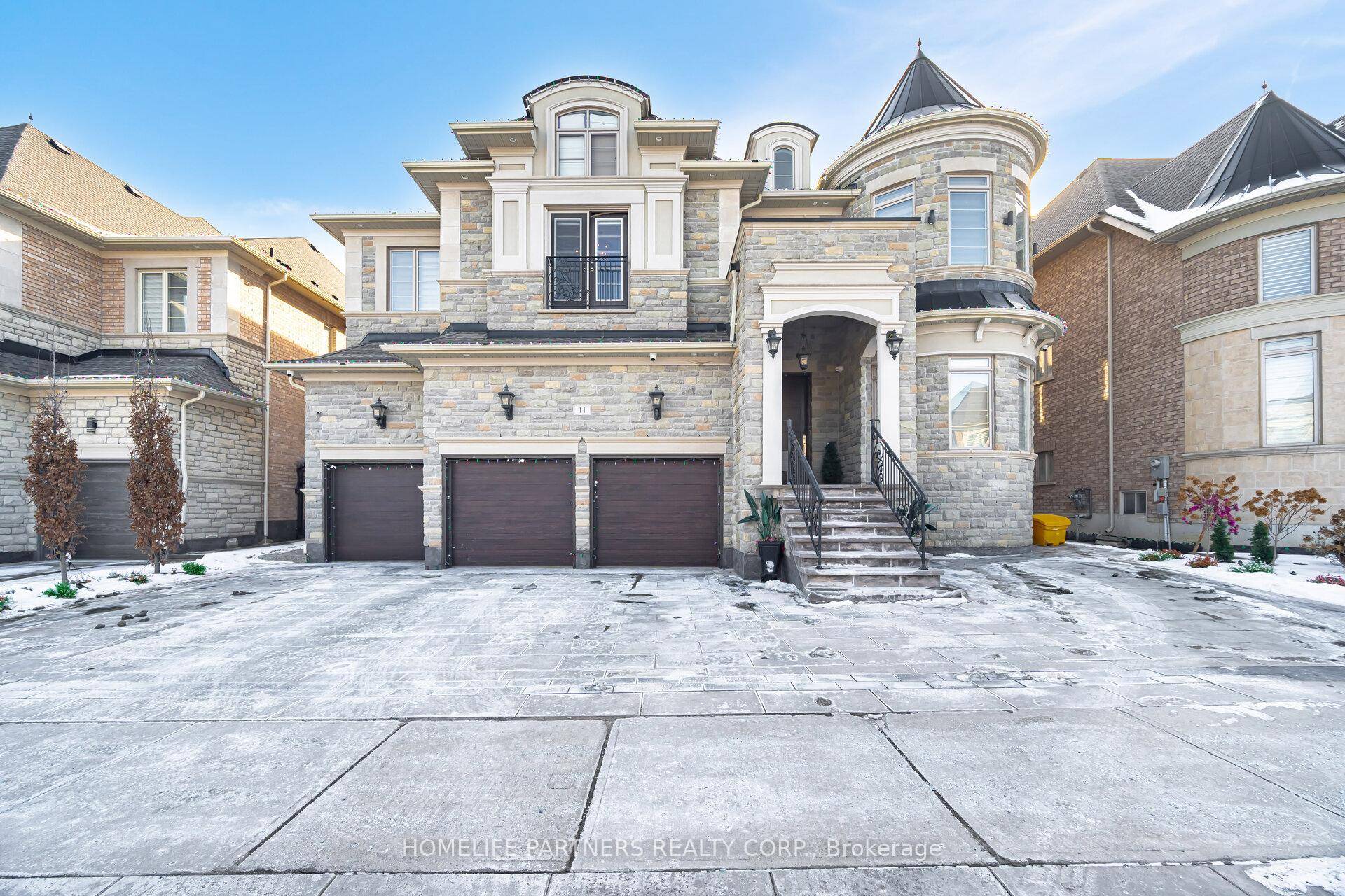 Masterpiece Estate approx.