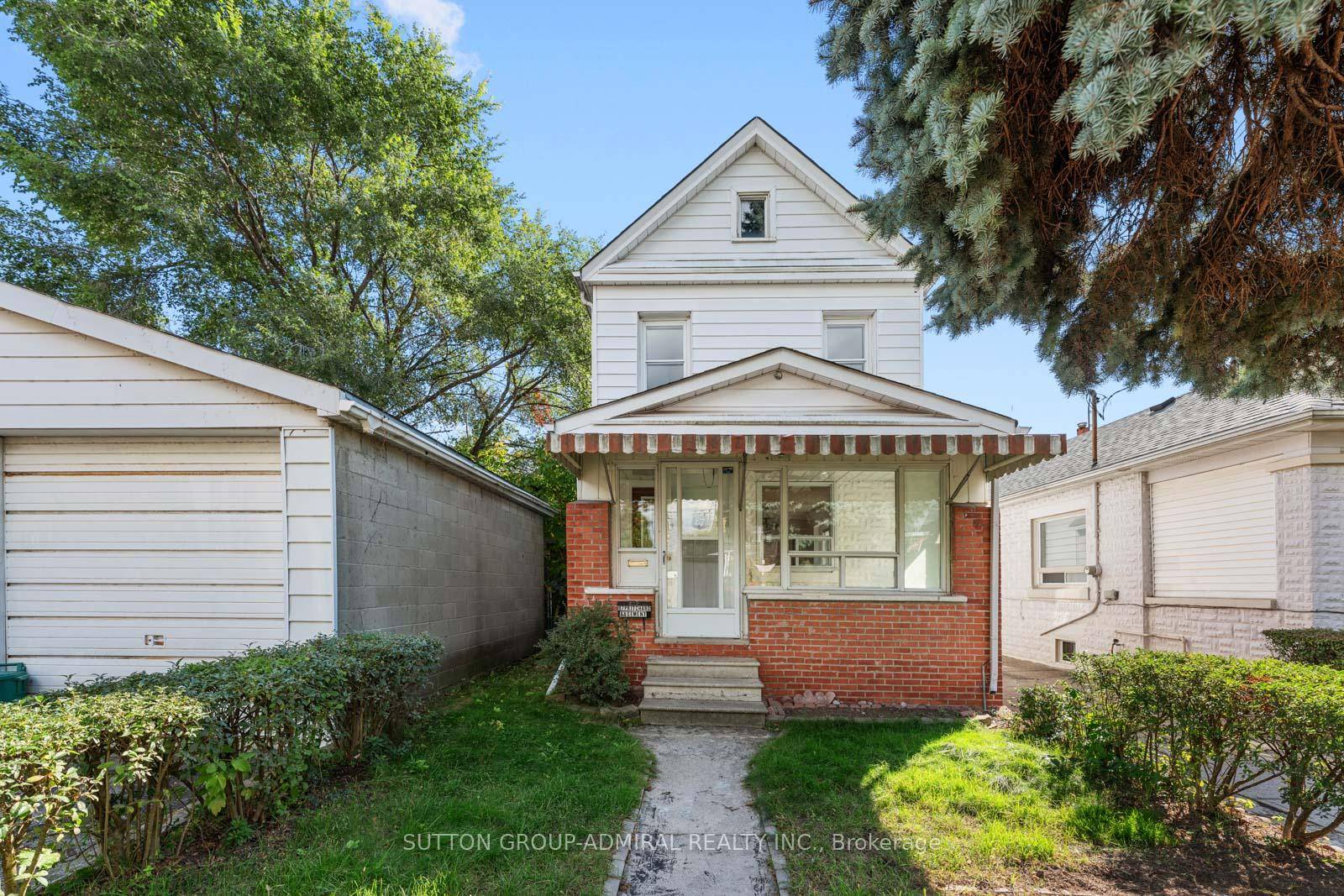 Beautifully Updated 3 1 Bedroom, 3 Full Bath Home Offers Modern Comfort And Timeless Charm Throughout In Rockcliffe Smythe !