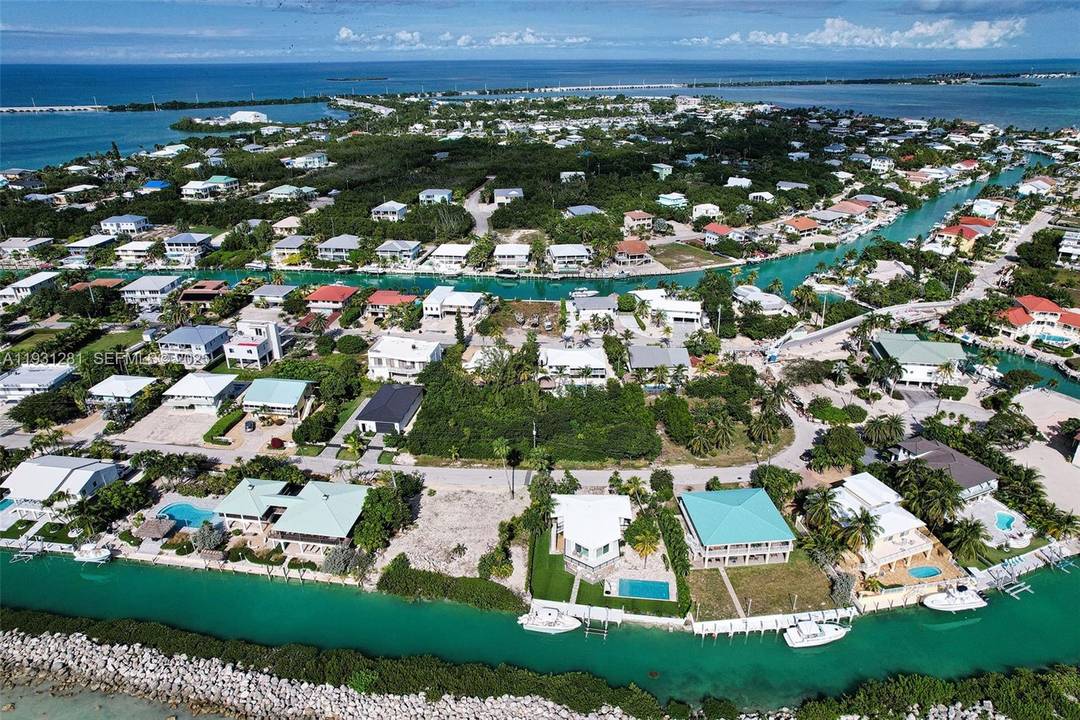 Build your private Florida Keys retreat on one of the most desirable streets in Duck Key, where luxury homes, boating culture, and resort style living define the lifestyle.