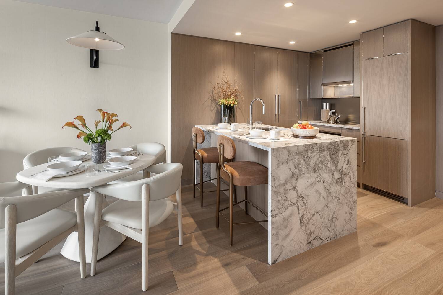 Immediate Occupancy This light filled, 707 square foot, one bedroom, one bathroom residence designed by Thomas Juul Hansen, features an open living concept with floor to ceiling windows showcasing extraordinary ...