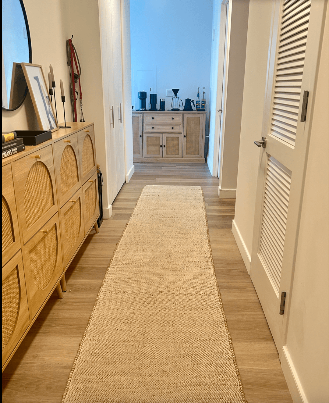 Welcome to this exquisite 2 bedroom, 2 bathroom unit located in a prestigious high rise building, ideally situated in one of the most sought after neighborhoods.