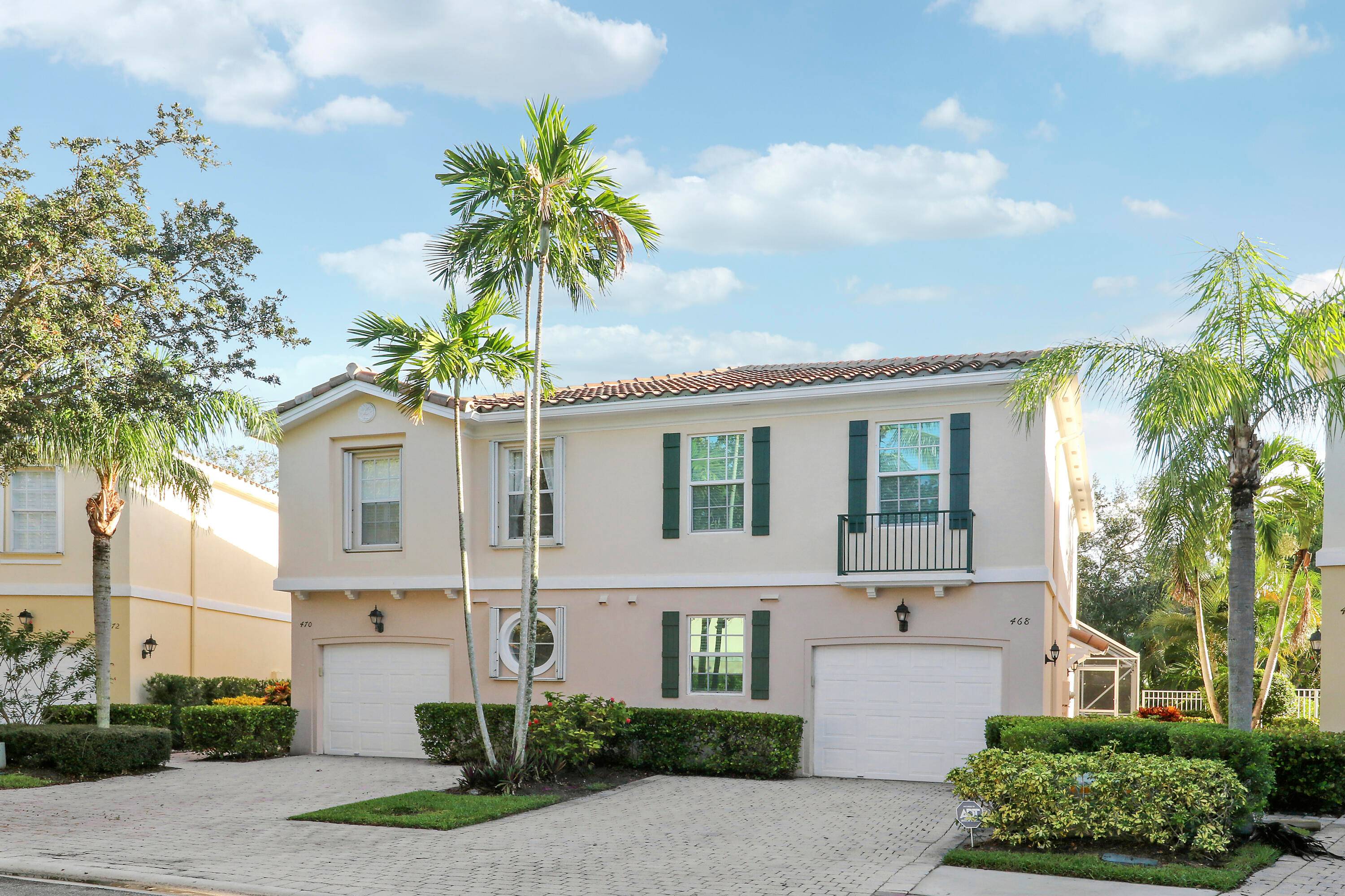 3 2. 5 townhome in the heart of Palm Beach Gardens.