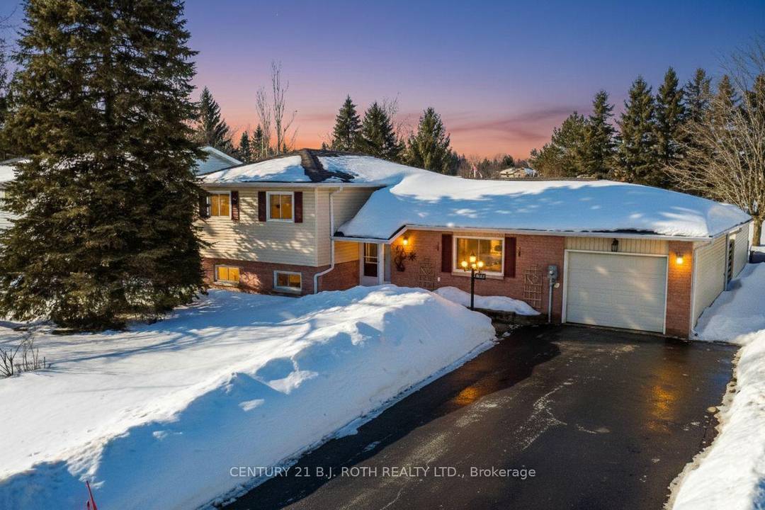 Welcome to 2246 Richardson Street !