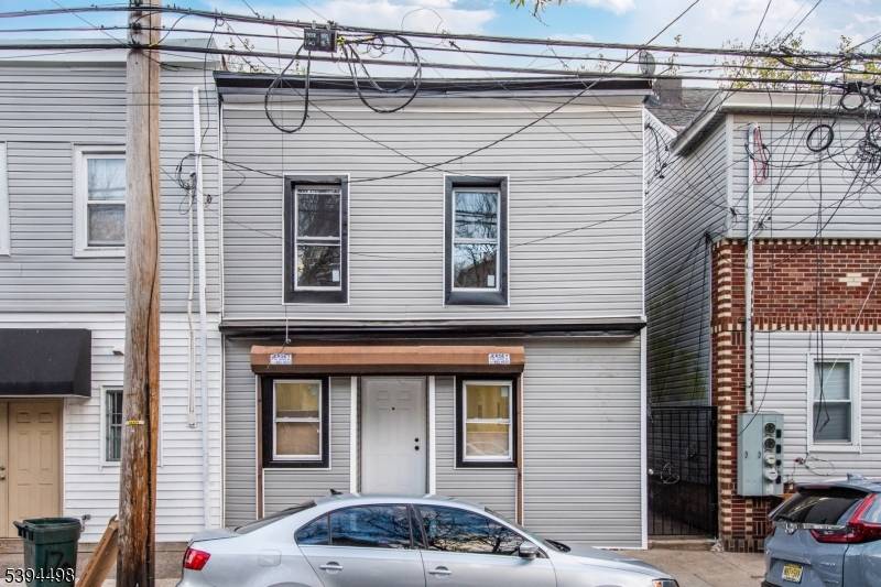 Welcome to your dream property in the Northside Section of Paterson !