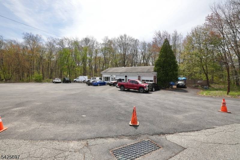 An excellent commercial opportunity for owner operators and investors alike.