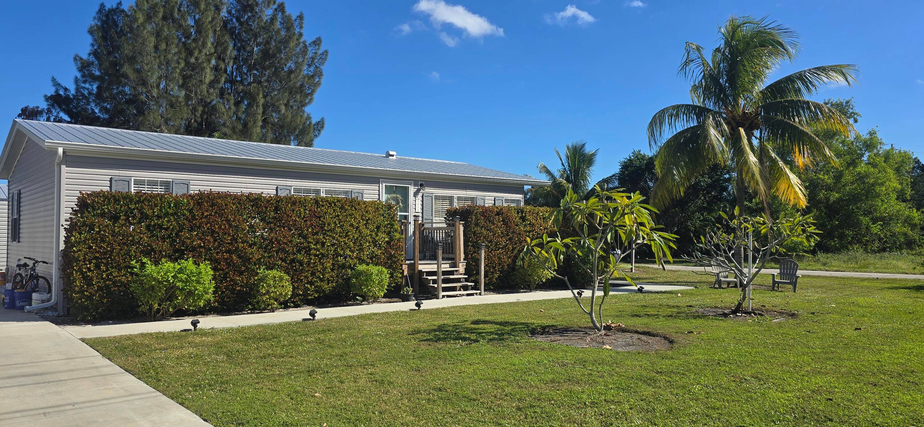 Pristine 3 2 Mobile Home on a great corner lot.