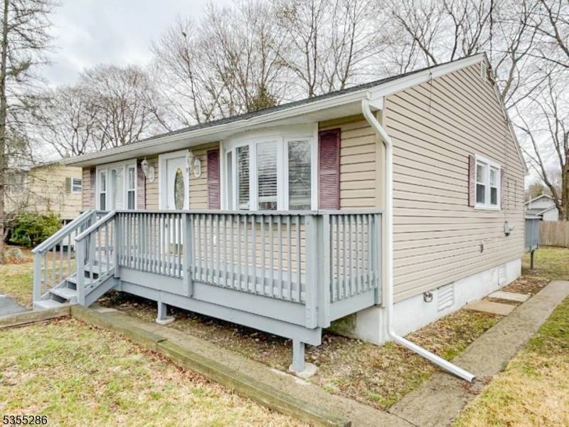 Make this charming 2 bedroom, 1 bath home yours !