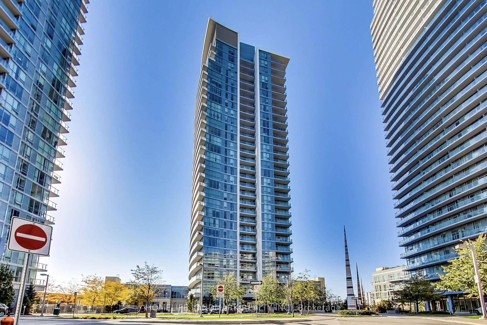 Luxurious Condo Penthouse Unit At Emerald City, Right Across Fairview Mall.