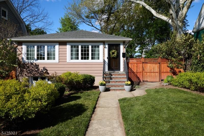 A rare opportunity to own a fabulous ranch in one of South Orange's most convenient locations.