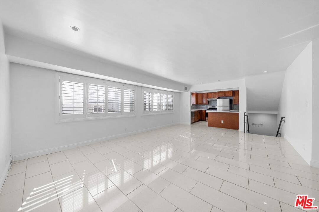 148 S Reeves Dr 2BR Beverly Hills La