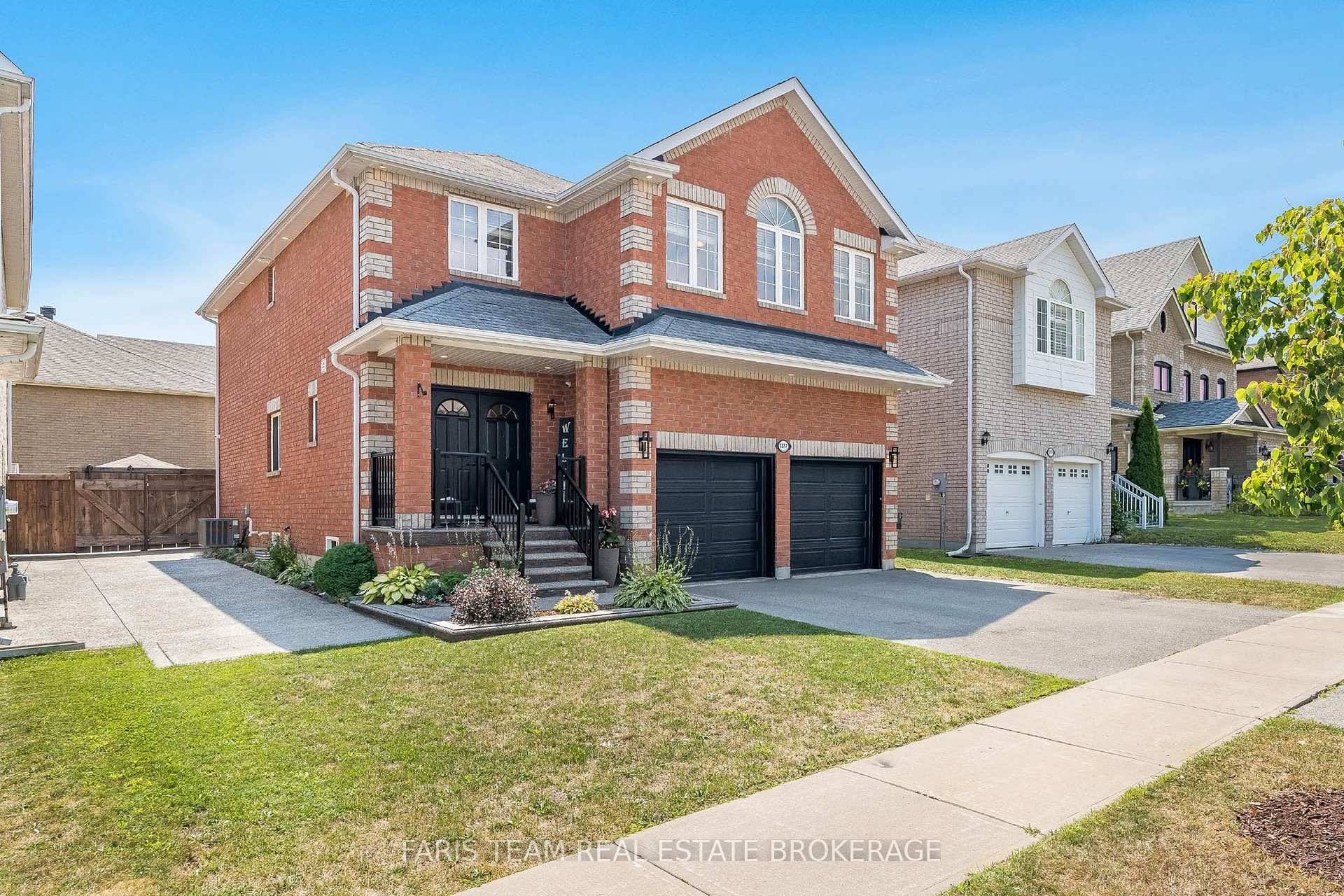 Top 5 Reasons You Will Love This Home 1 Welcome to this spacious and beautifully updated home nestled in one of Alcona's most desirable, family friendly neighbourhoods, ideally located just ...