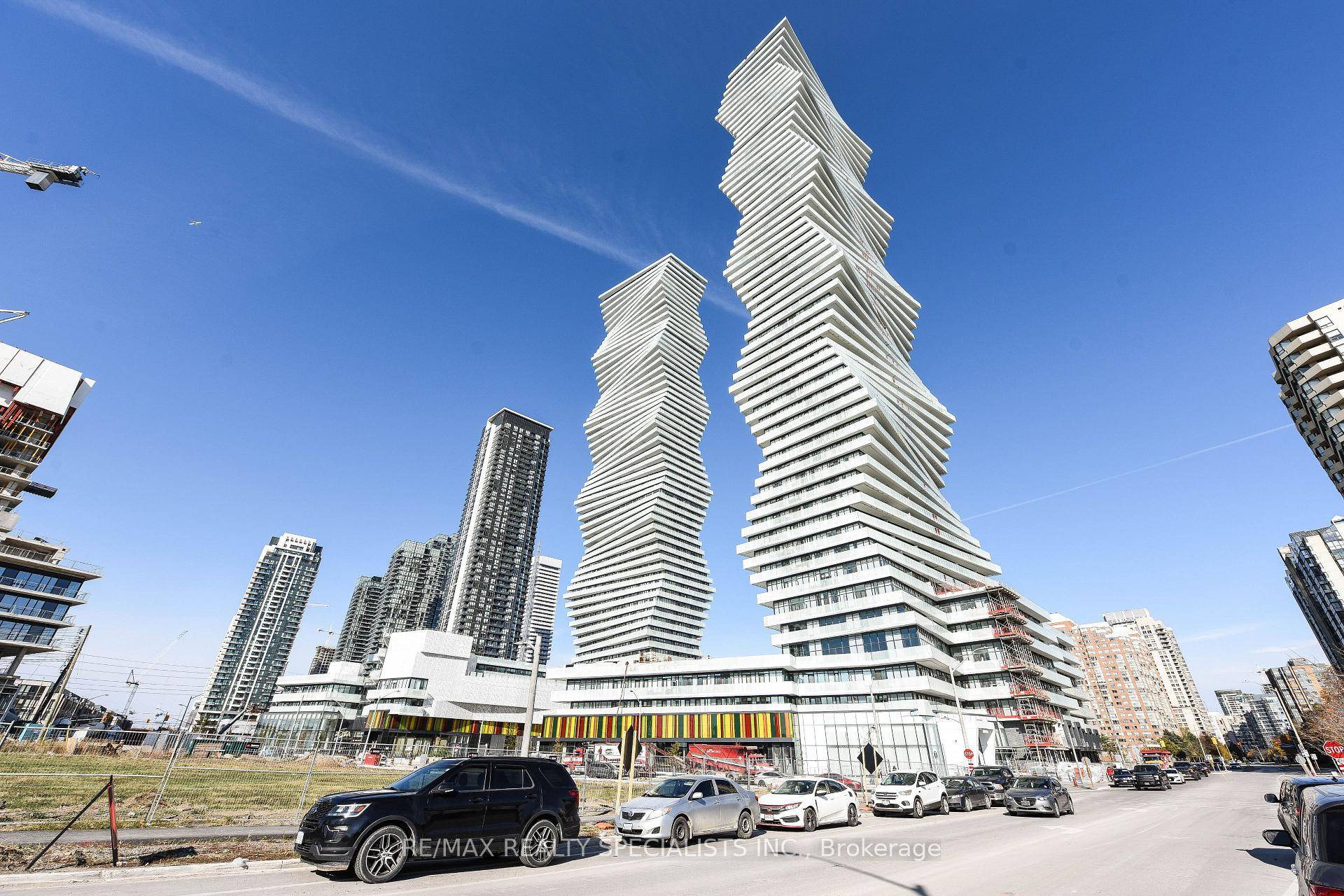 Welcome to M City 1 Luxury Living in the Heart of Downtown Mississauga from the 49 th Floor.
