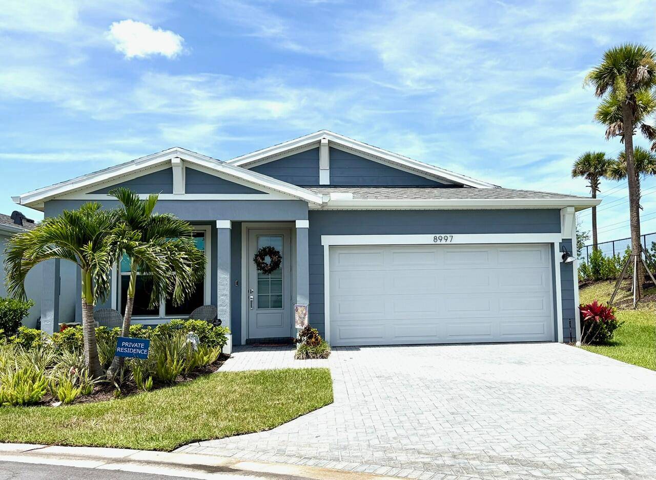 8997 SW Remy LanePort Saint Lucie, FL 34987 A STANDOUT FIND.