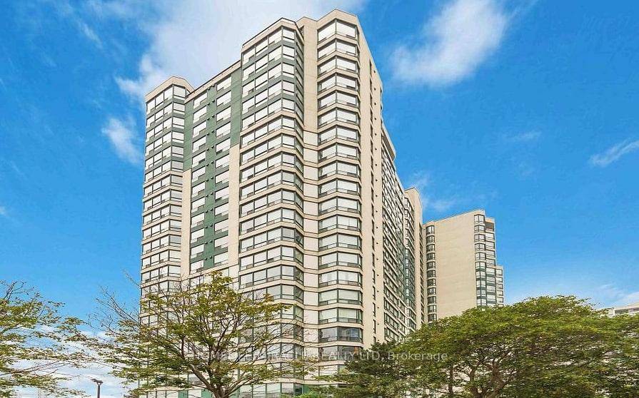 Spacious 2 Bedroom Condo With Solarium amp ; Resort Style Amenities Located at Prime Mississauga Area With Breathtaking Views of City Centre !