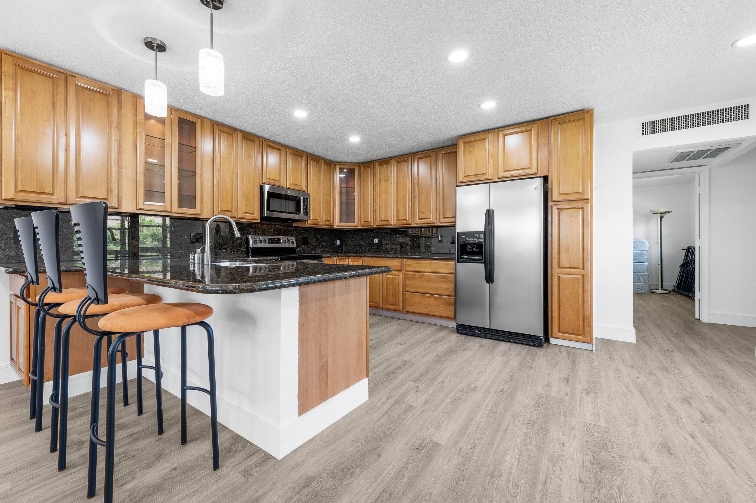 Gorgeous 1BR 1BA Accessible Villa in King's Point Golf Country Club 55 Community !