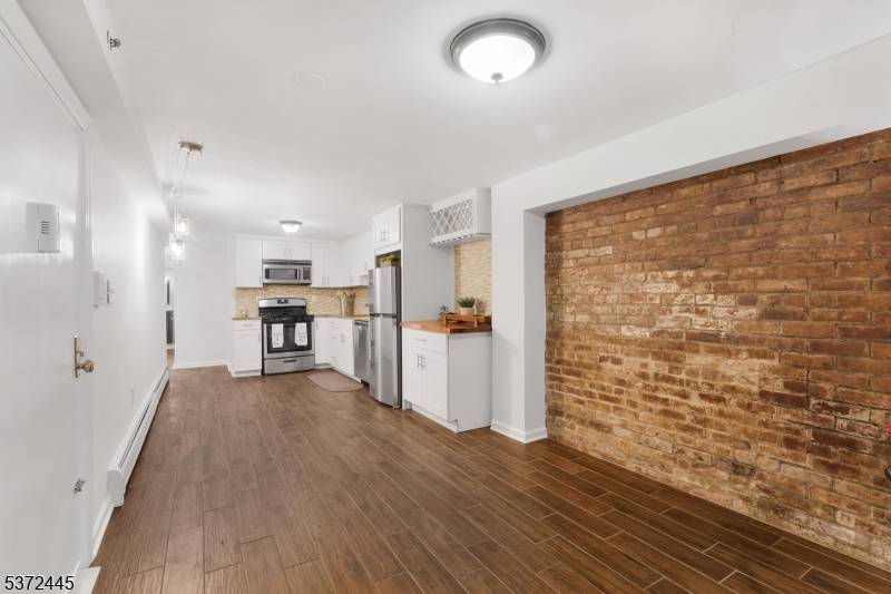 Beautiful, move in ready garden level unit, nestled in one of Hoboken's most desirable areas, in a gorgeous building.