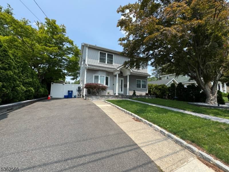 Beautiful colonial home renovated in 2017, featuring 4 5 bedrooms, a living room, a dining room, a kitchen, a recreation room in the basement, recessed lighting throughout the whole house, ...