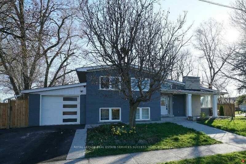 A Bright amp ; Modern Decor, Totally Renovated, Well Laid Out Bright Basement Apartment.