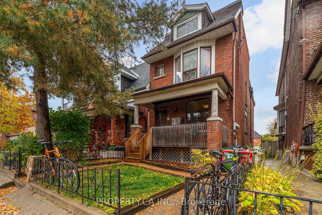 This bright and newly renovated one bedroom basement apartment offers comfort, style, and convenience in one of the city's most desirable neighbourhoods.