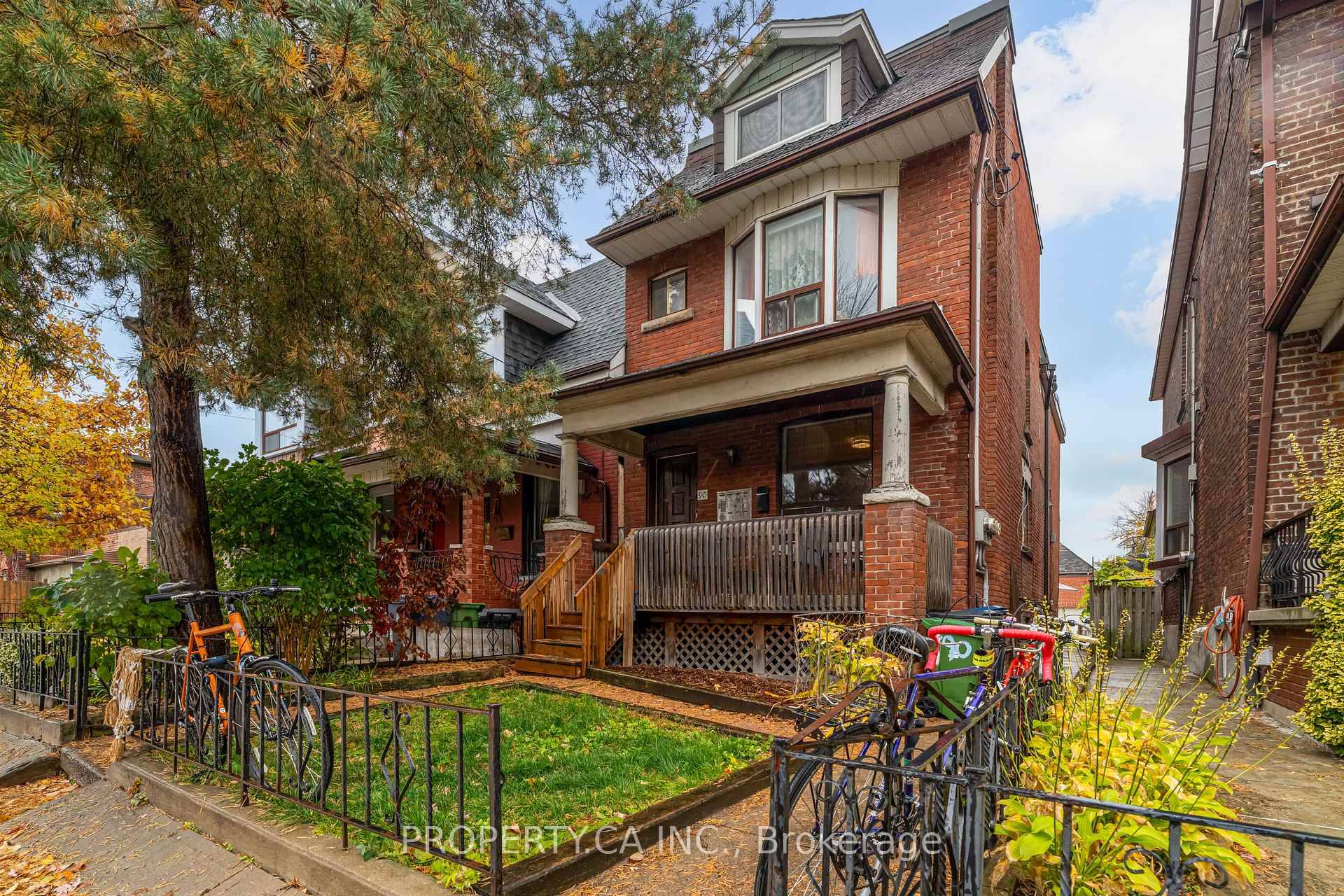 This bright and newly renovated one bedroom basement apartment offers comfort, style, and convenience in one of the city's most desirable neighbourhoods.