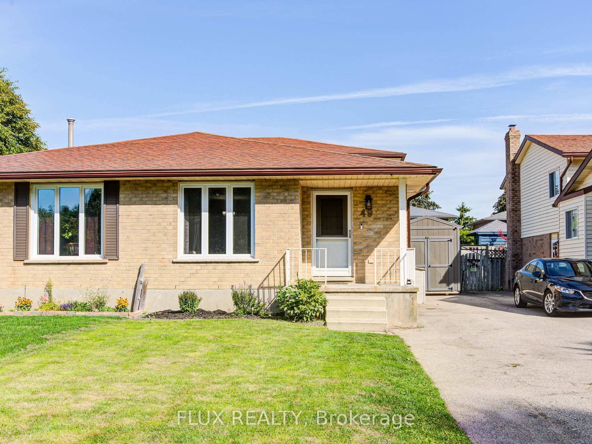 Welcome to 49 Linden Court, where comfort and community come together in Stratfords beloved south end.