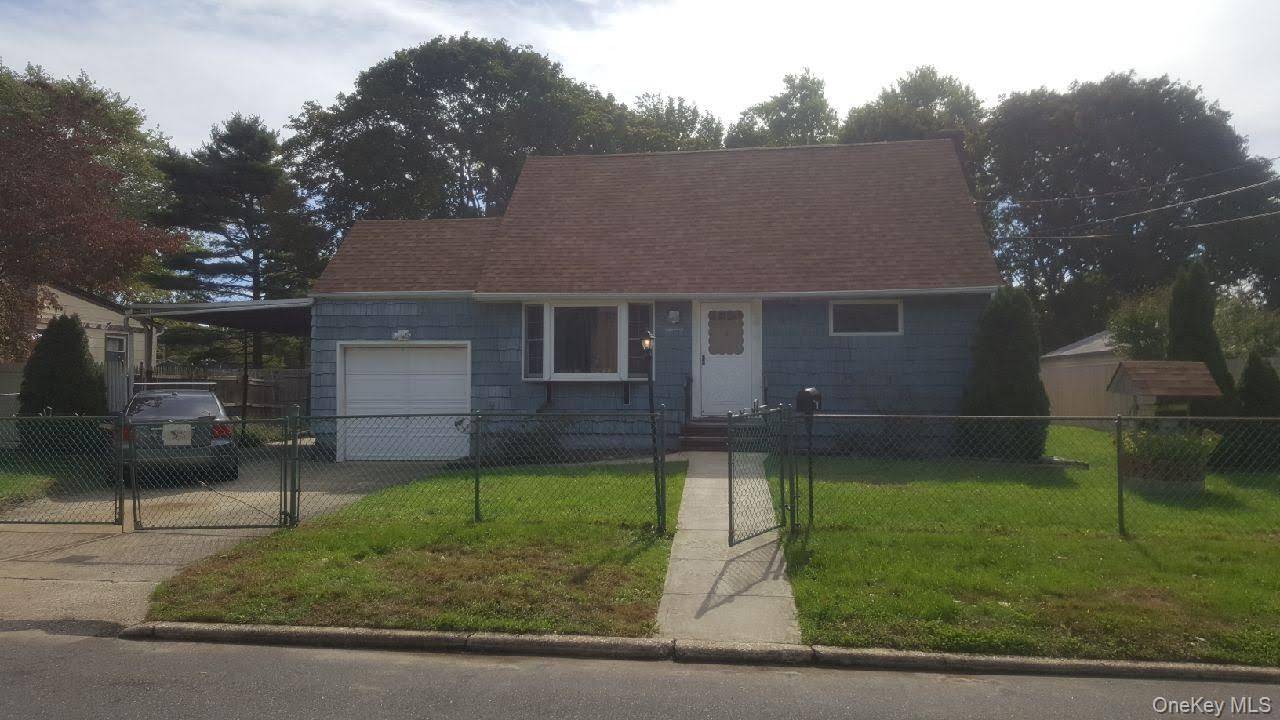 Charming Cape in Prime Bay Shore Location Move In Ready !