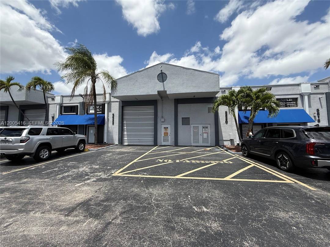 Come see these units located in the hearth of Doral !