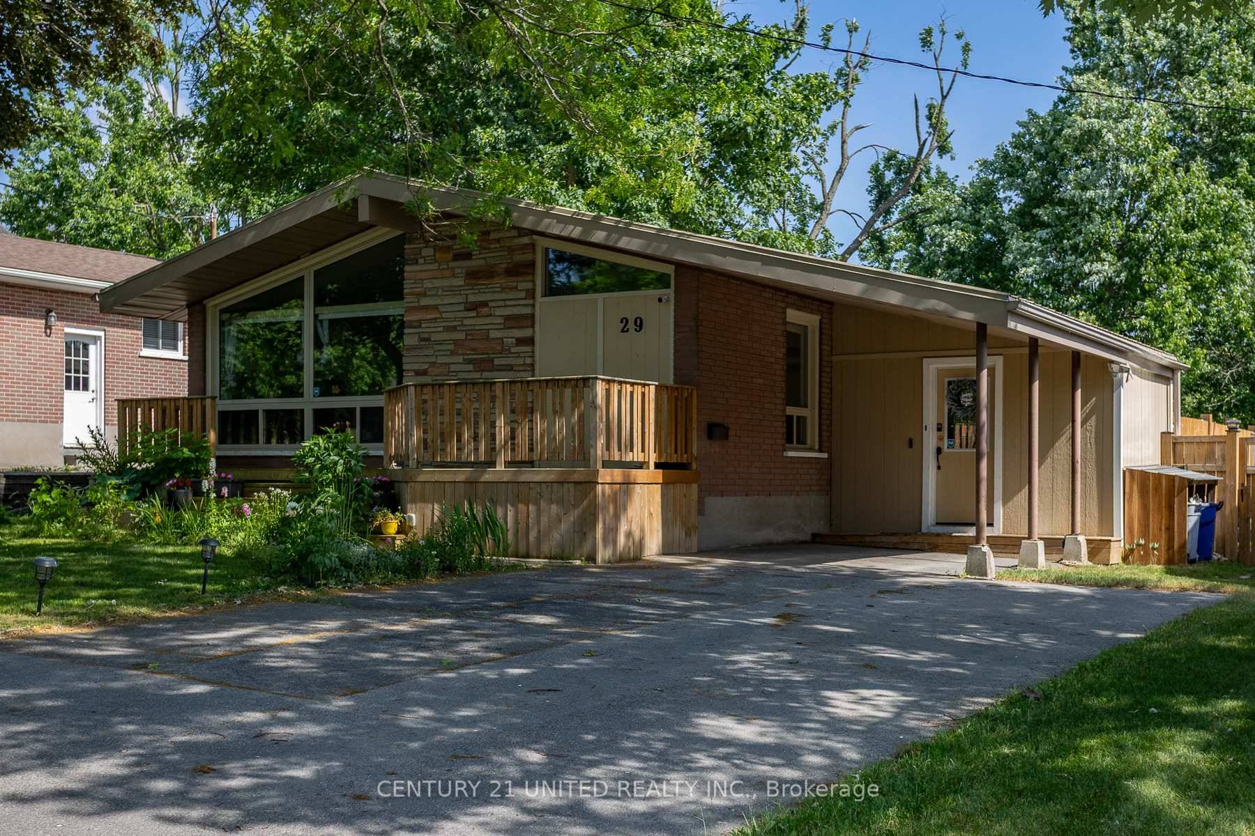 Welcome to 29 Kawartha An Ideal home for multi generational families !