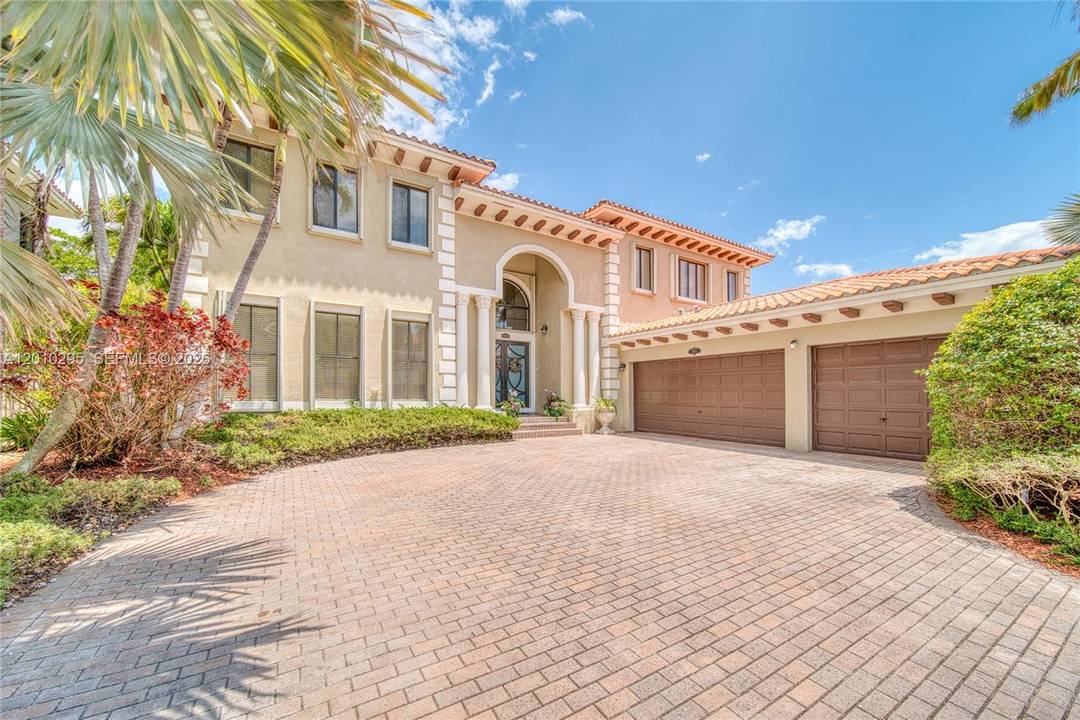 Upscale Miami Living, located in an exclusive gated community along historic Old Cutler Road.