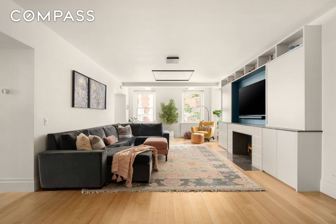 Welcome to 160 Henry Street, Residence 3C a rare five bedroom, three bathroom home in the heart of Brooklyn Heights offering exceptional scale, abundant natural light, and refined finishes throughout.