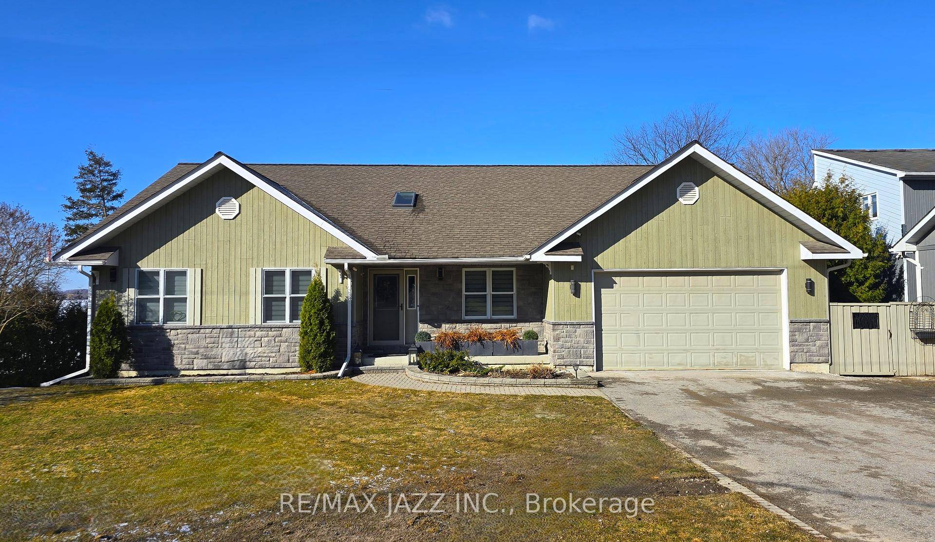 OPEN HOUSE SUN MAY 4th 2 4 PM Waterfront haven for your permanent home or your great escape !