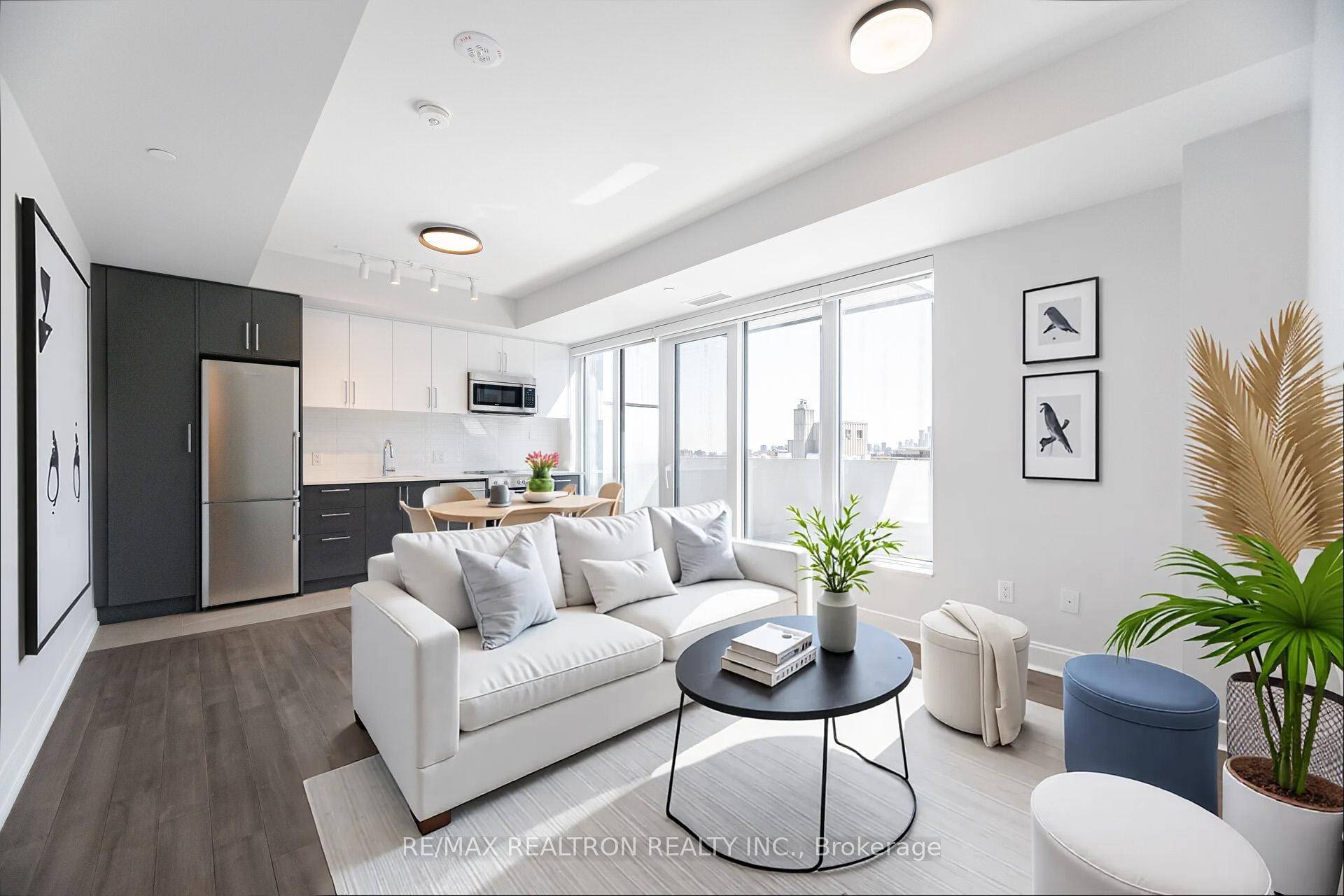 ONE MONTH FREE RENT Luxury living at its finest awaits at 2525 Bathurst St.