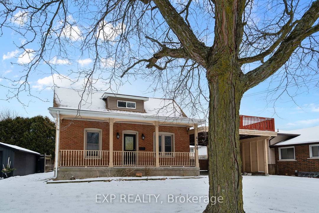 Well maintained duplex in Niagara Falls' sought after North End offering great potential for investors or families.