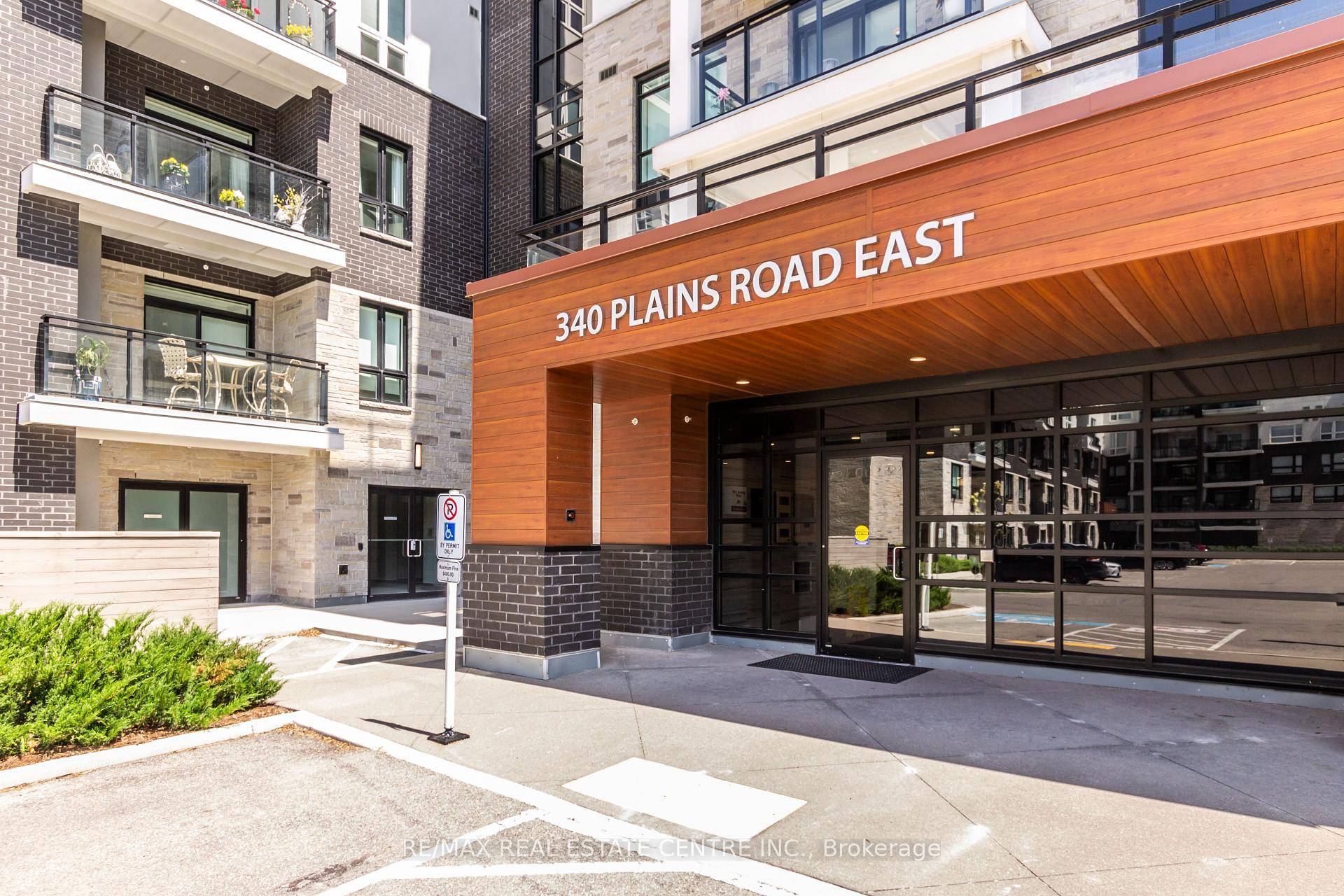 Welcome to your dream condo nestled in the heart of Aldershot, where modern elegance meets serene living !