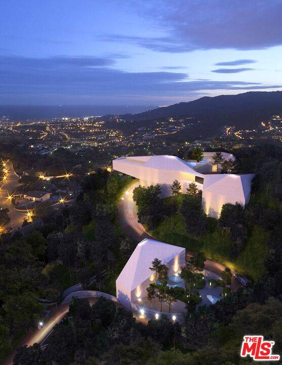 1830 N Sierra Bonita Ave Hollywood Hills East La