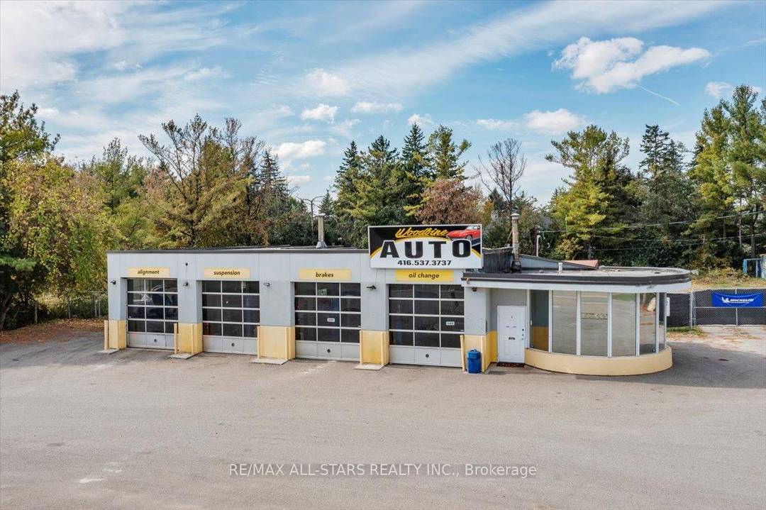 Located at 14806 Woodbine Avenue in Whitchurch Stouffville, this 4 bay mechanic shop offers a fantastic opportunity on a spacious.