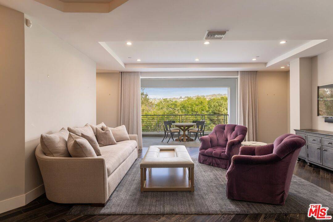 460  N Palm Dr 2BR Beverly Hills Post Office | B.H.P.O. La