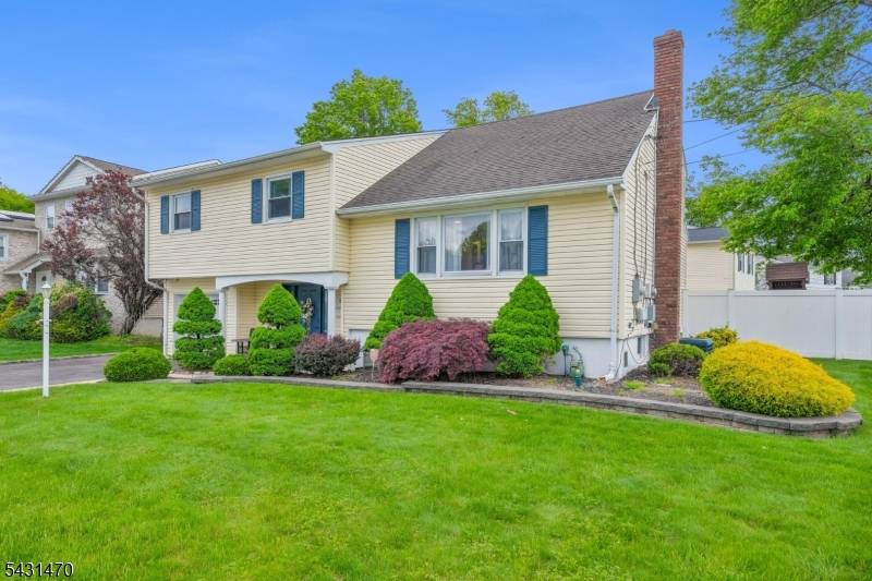 Welcome to Putnam Ridge, one of Union Township's most sought after sections.