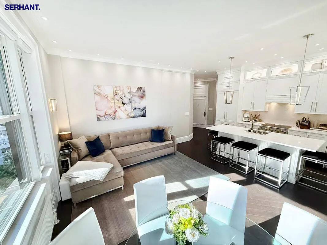 Welcome home ! This one of kind UWS gem is located on a BEAUTIFUL TREE LINED BLOCK in the HEART of the UWS, 1.