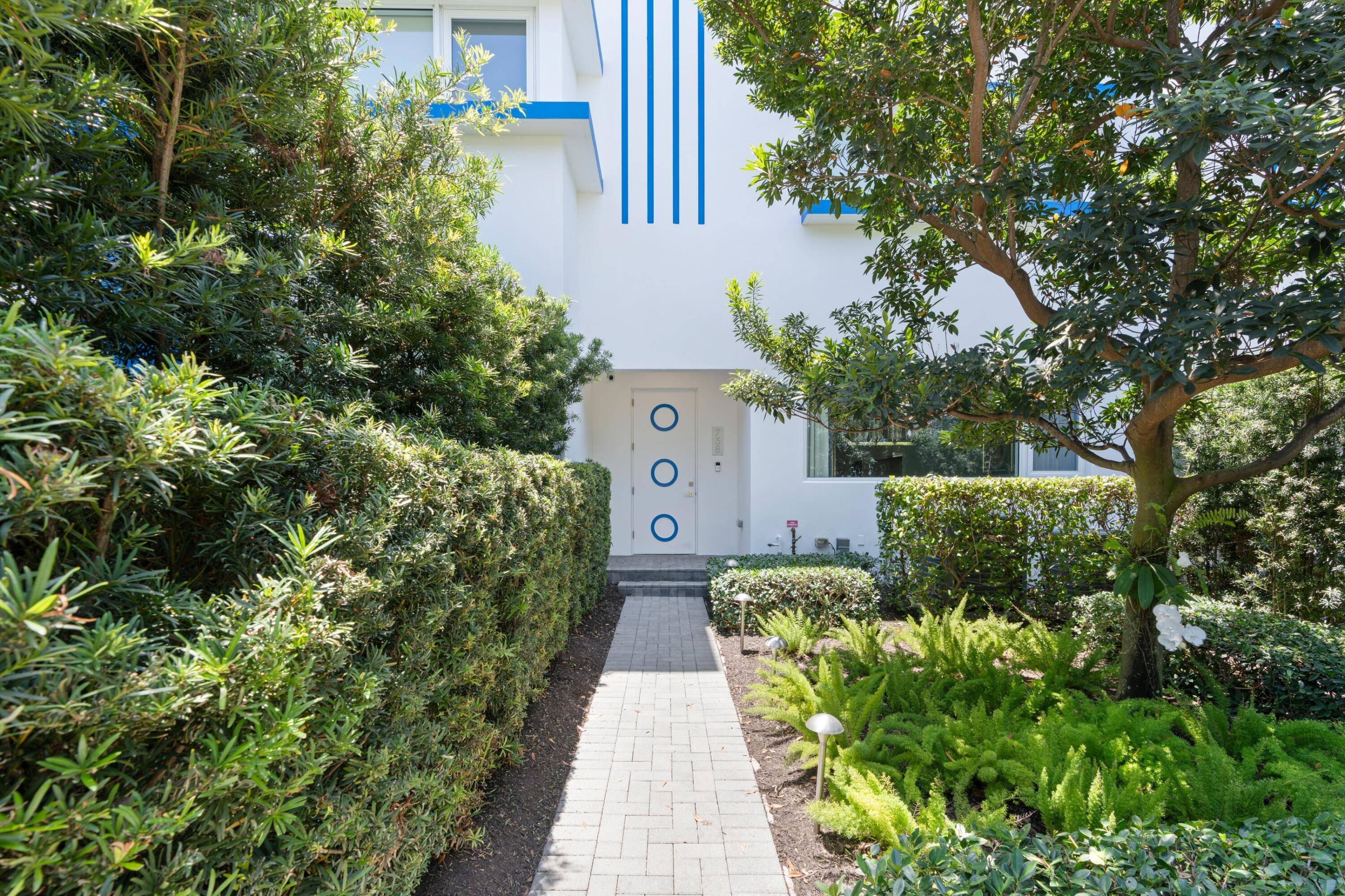 This residence at Park Slope offers over 2, 400 square feet of modern design and refined finishes in the heart of Grandview Heights one of Downtown West Palm Beach's most ...