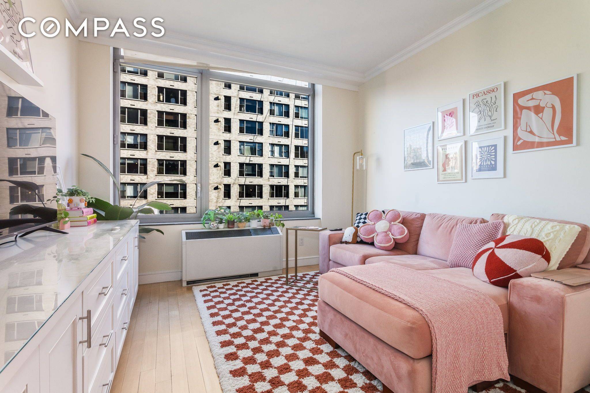Sophisticated Living in the Heart of the Upper East Side Residence 5F at The Cielo is a beautifully appointed studio designed by renowned celebrity designer Gail Barley.