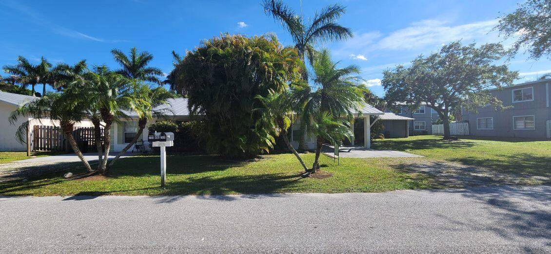 Charming Duplex in the Heart of Florida Ideal for Investment or Multi Generational Living !