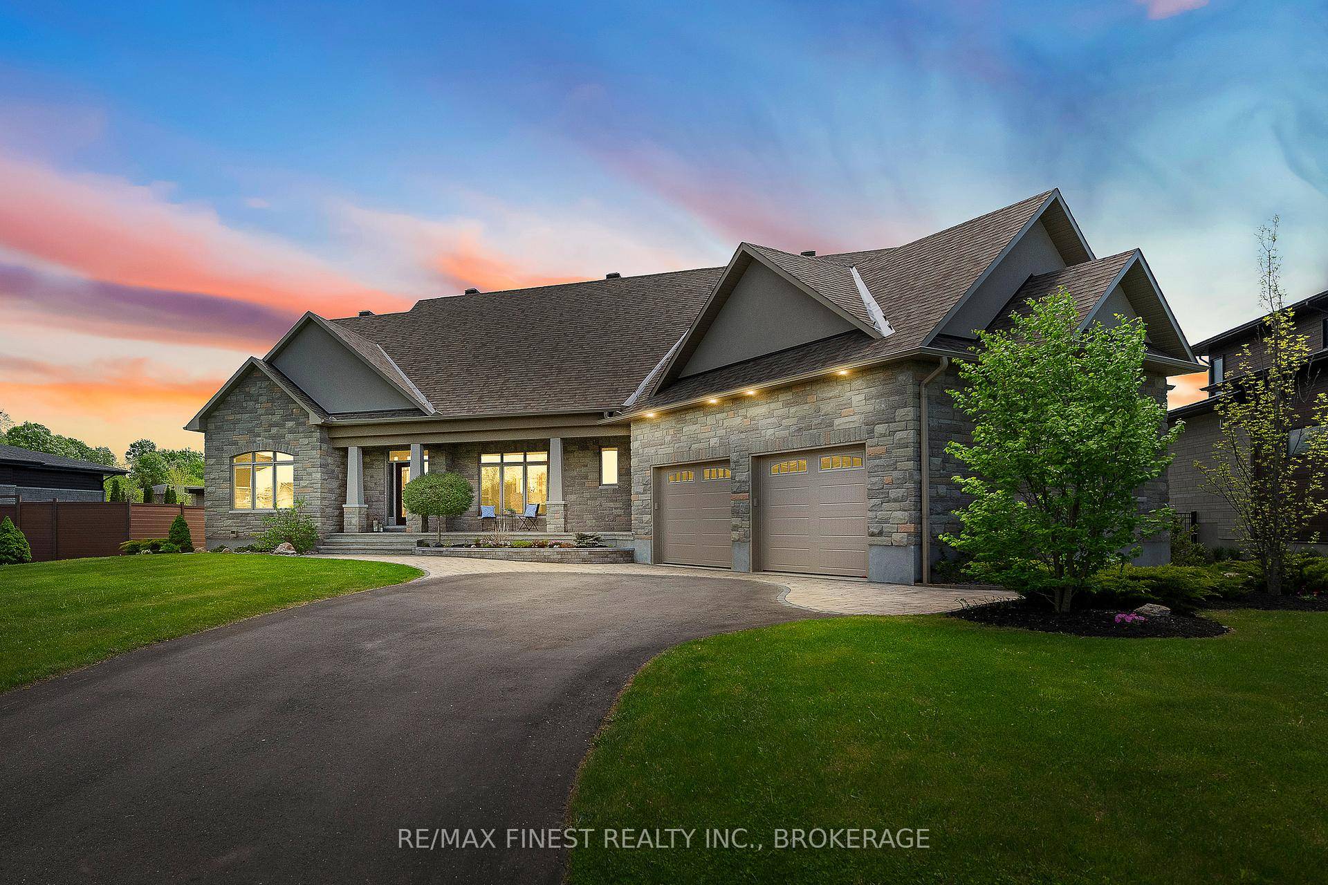This beautifully designed Manotick bungalow offers the perfect blend of classic charm and modern style.