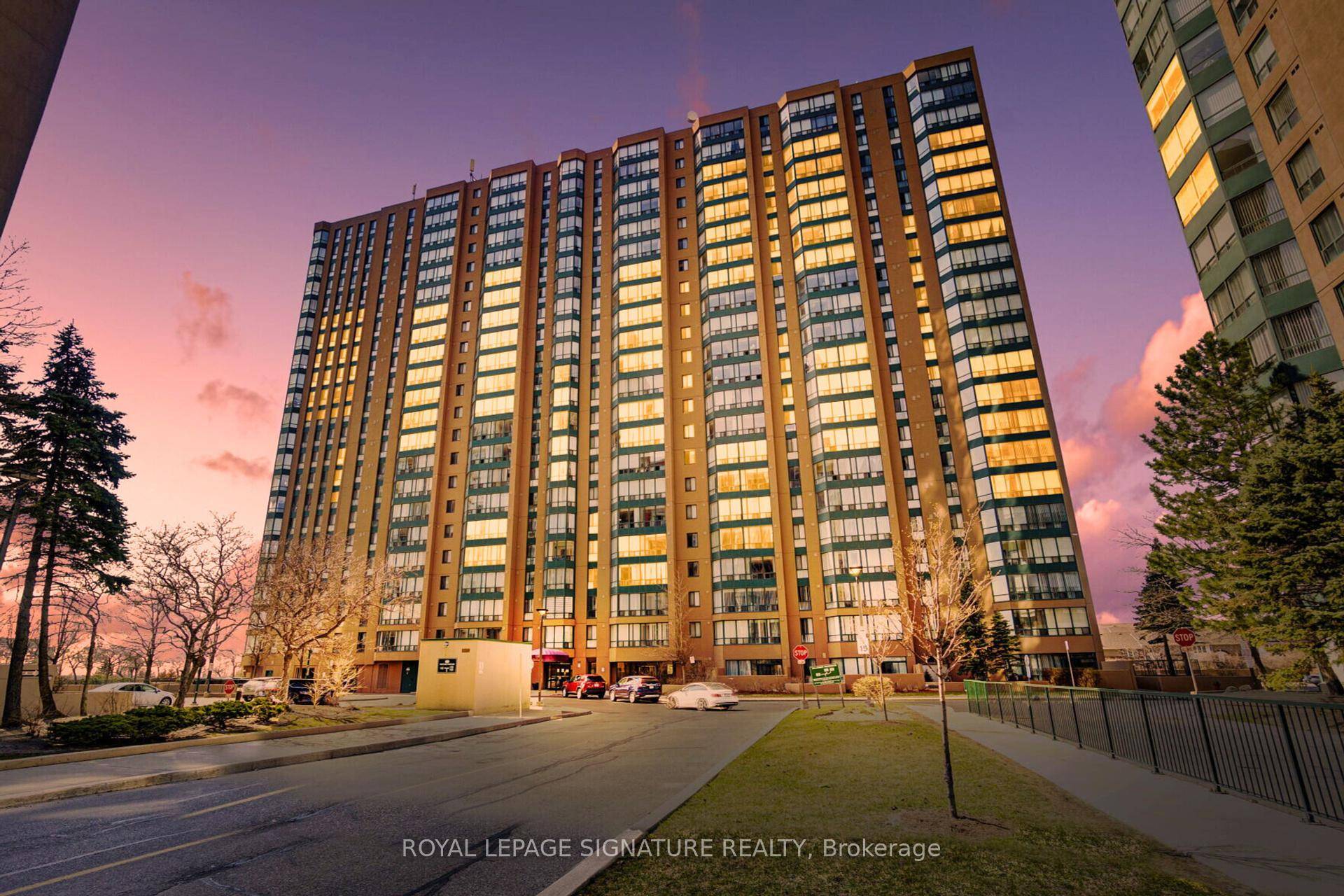 Bright and spacious two bedroom plus den condo in the heart of Mississauga.