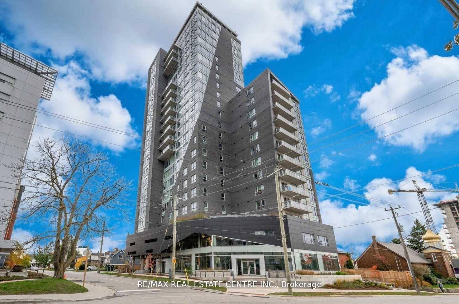 Bright amp ; Open Concept, Spacious Open Concept 1 Bedroom, High Rise Condo Building With A Great View, Partial Furnished, Move In Ready.