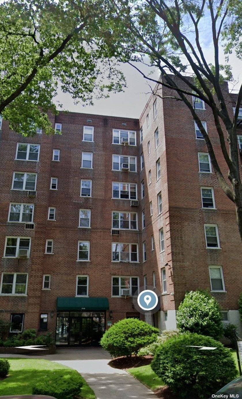 Large one bedroom coop with Excellent location and condition in prime North Flushing, spacious living room, hardwood flooring throughout the unit currently cover by carpet, kitchen, low maintenance is included ...