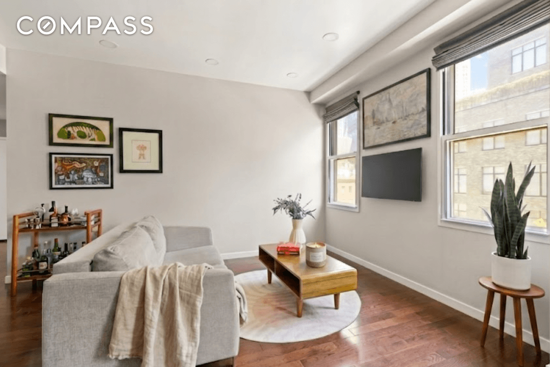 Welcome to a bright and beautifully finished one bedroom condominium in the heart of Boerum Hill where everything you love about Brooklyn is right outside your door.