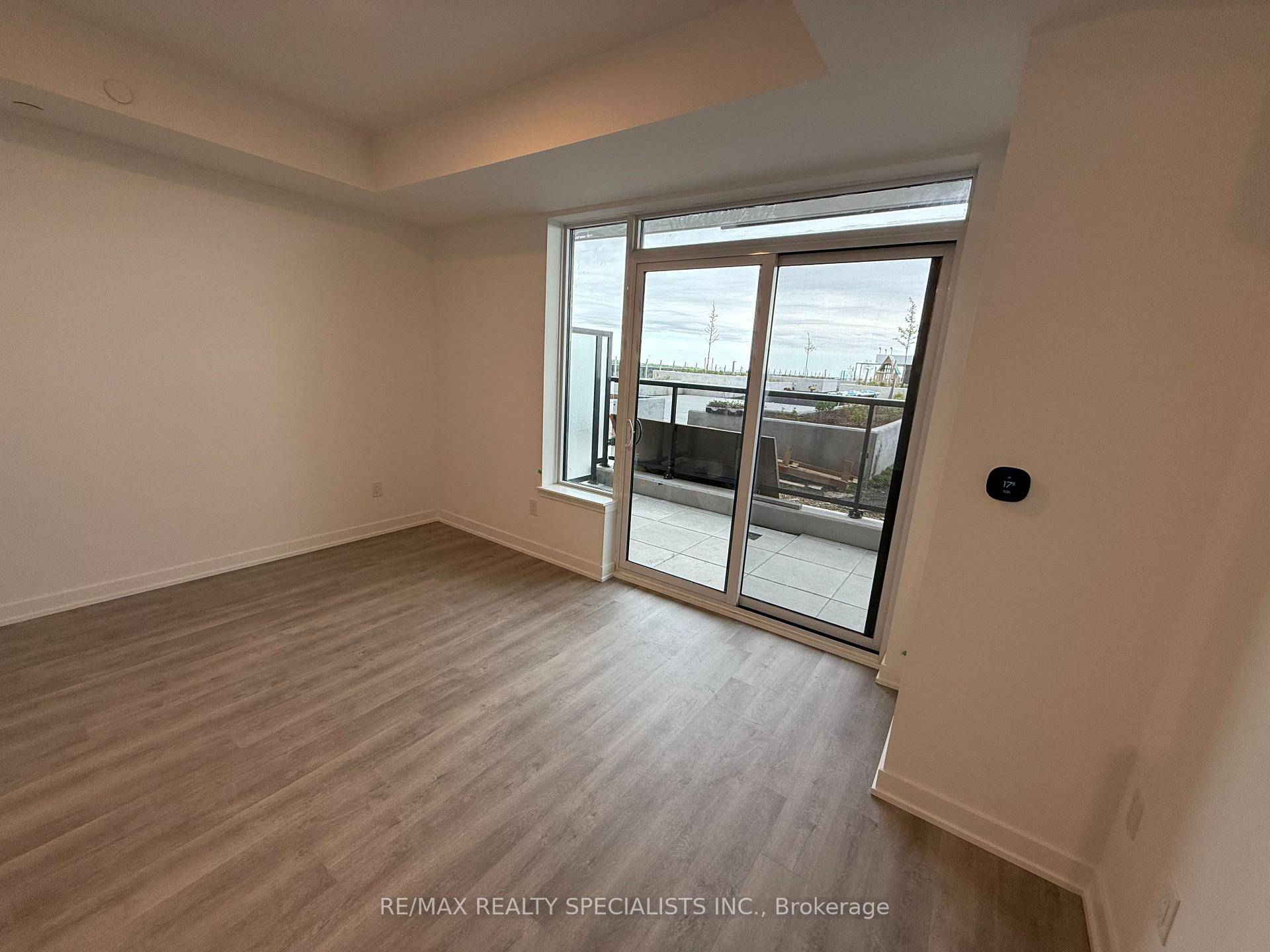 Welcome to this brand new, contemporary bachelor studio, one bathroom condo in the heart of Mississauga's most dynamic and connected community.