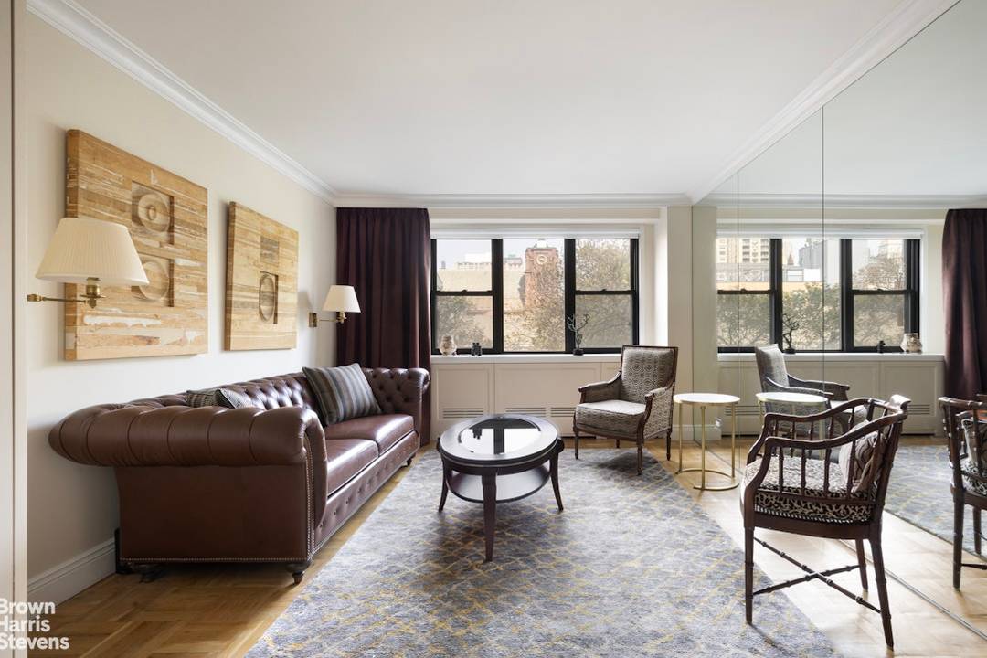 IMMACULATELY RENOVATED GRAMERCY STUDIO WITH PARK VIEWS Stop compromising on your studio search.